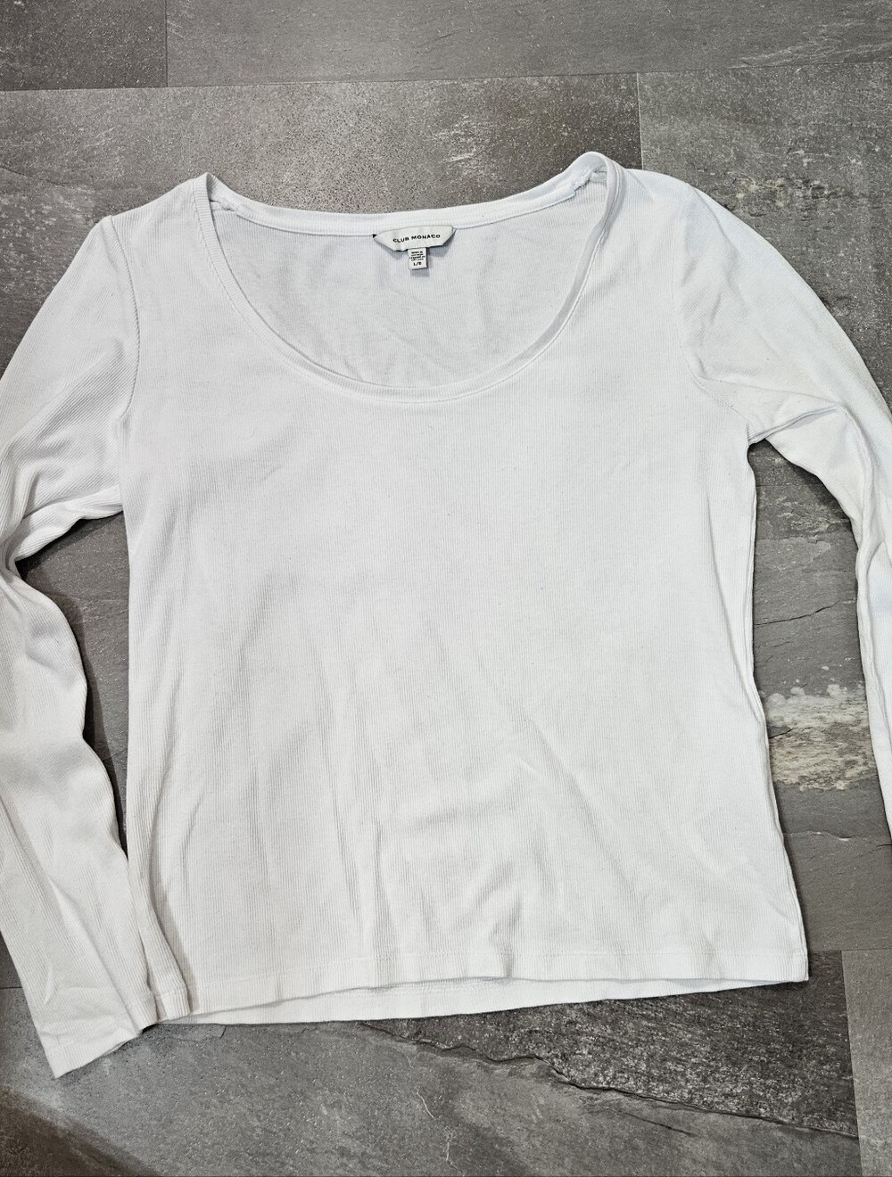 Club Monaco White Scoop Neck Long Sleeve Ribbed Shirt. Slightly Crop. Size L.
